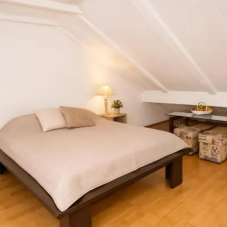 בית נופש Mrze Yno Home, For 4 People *