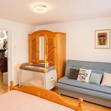 Mrze Yno Home, For 4 People *